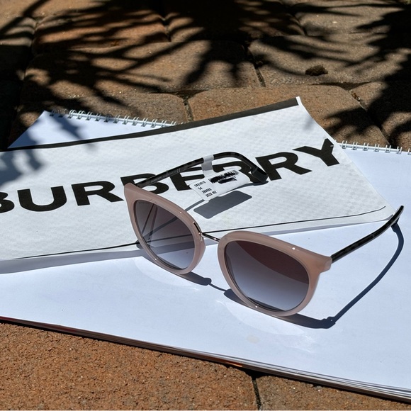 New Burberry BE4316 3899/8G Willow Beige Sunglasses - Picture 16 of 16